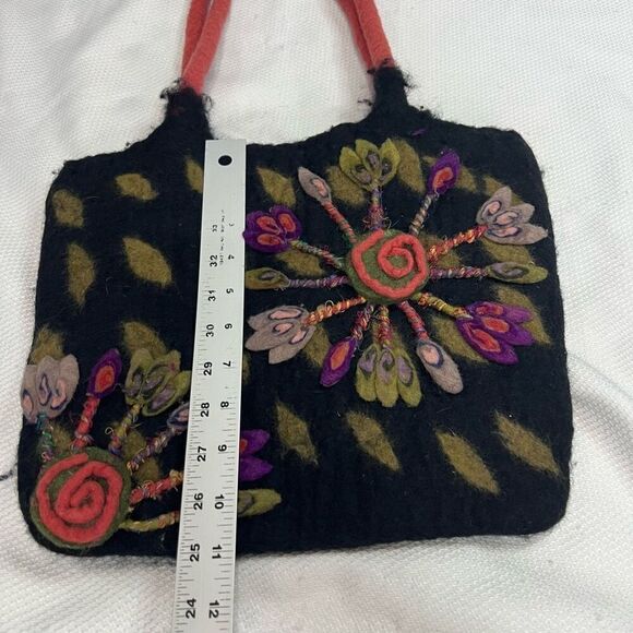 Rising Tide‎ Floral Design Wool Handbag - Picture 4 of 12